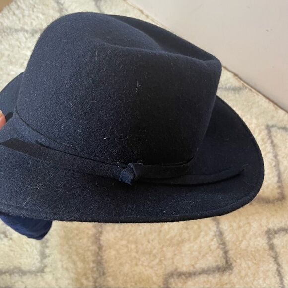 Ruth Alan designs WOOL hat - Picture 5 of 7